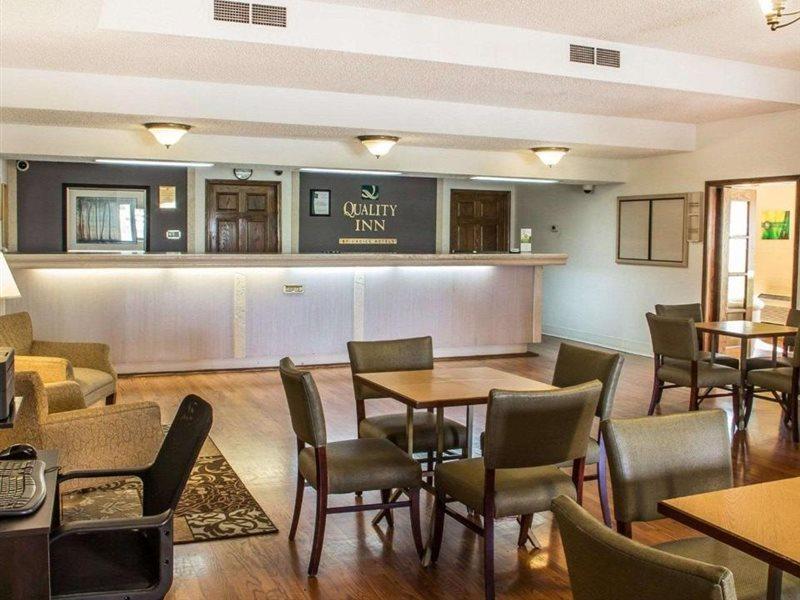 Quality Inn Tulsa Central Ngoại thất bức ảnh