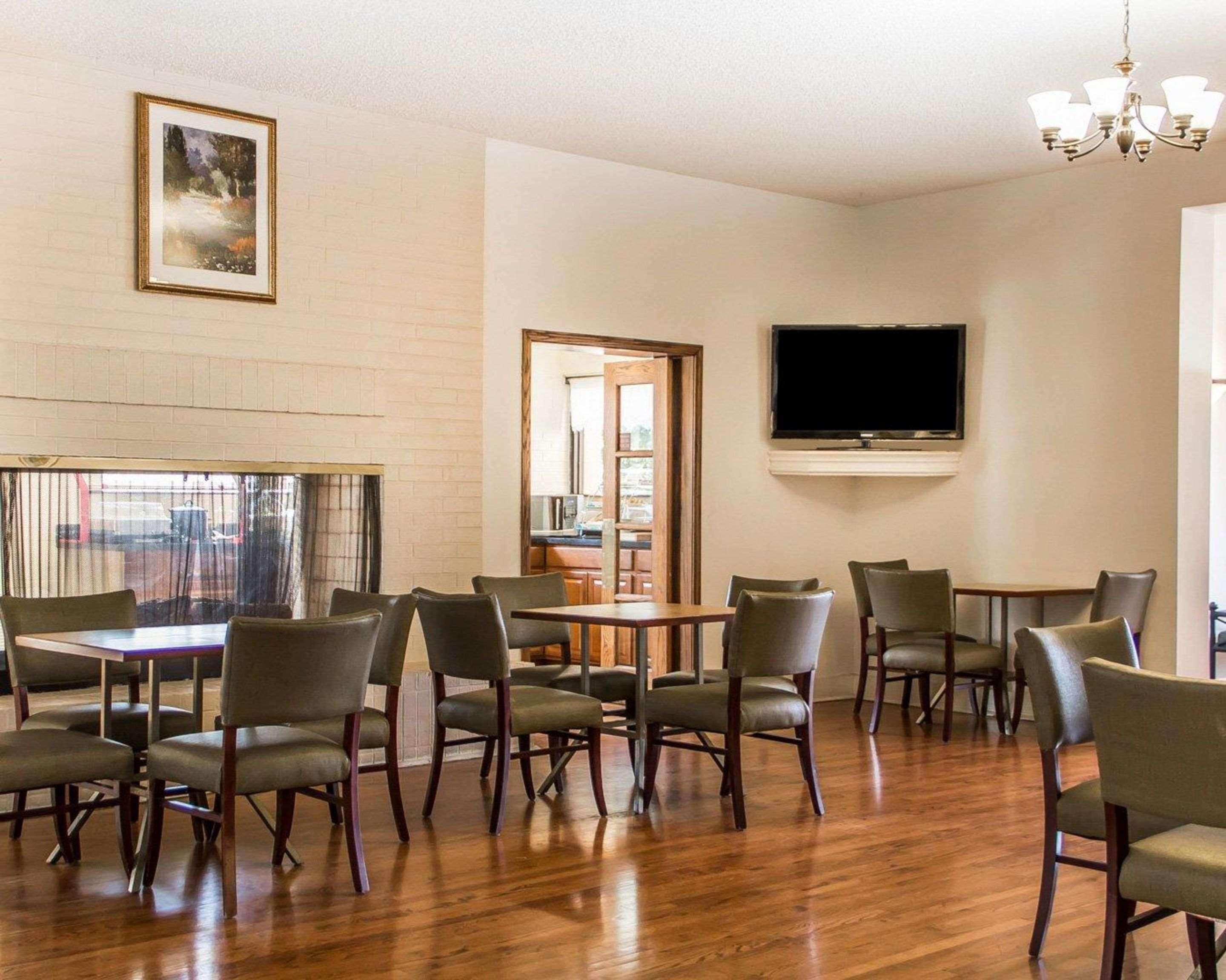 Quality Inn Tulsa Central Ngoại thất bức ảnh