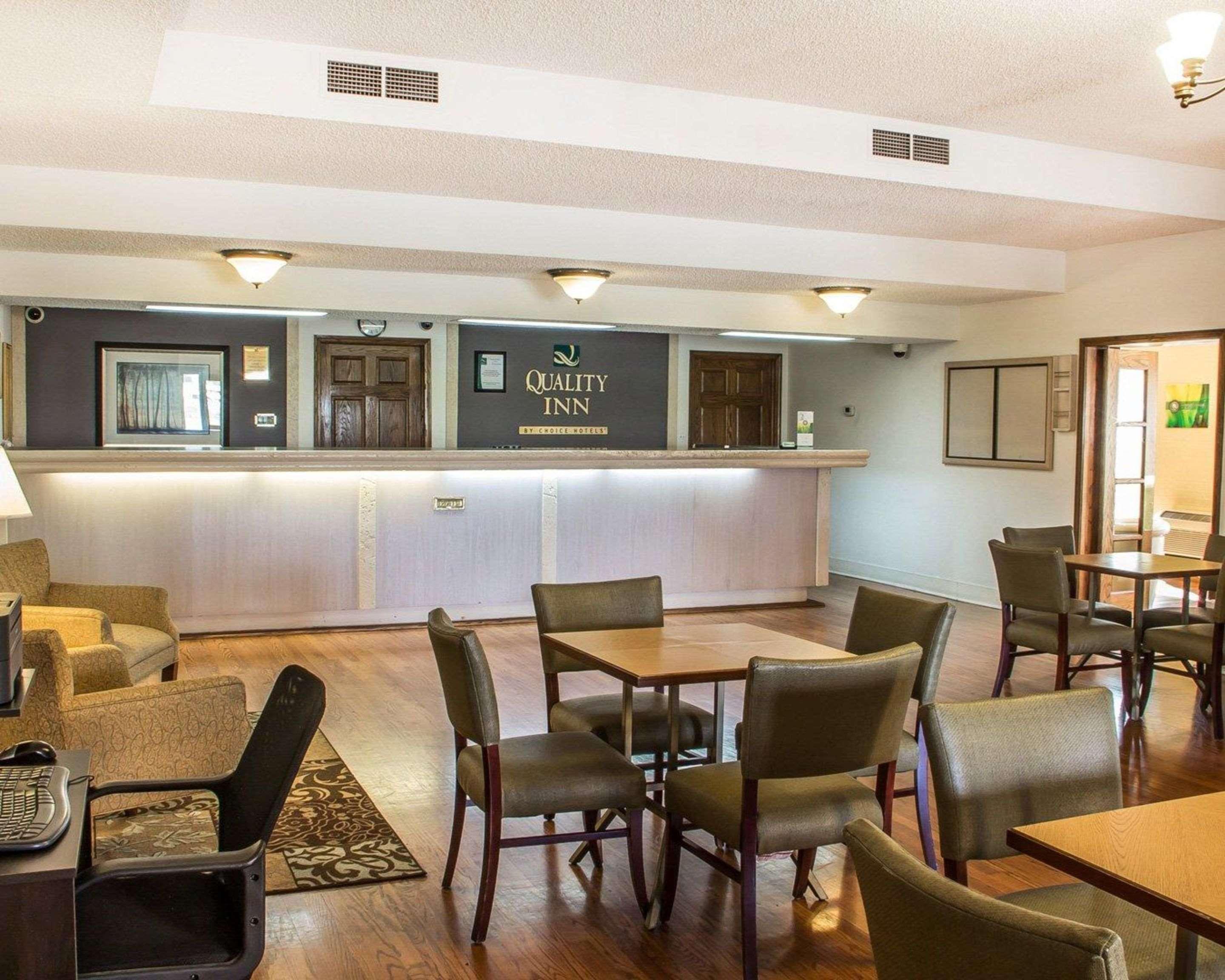 Quality Inn Tulsa Central Ngoại thất bức ảnh
