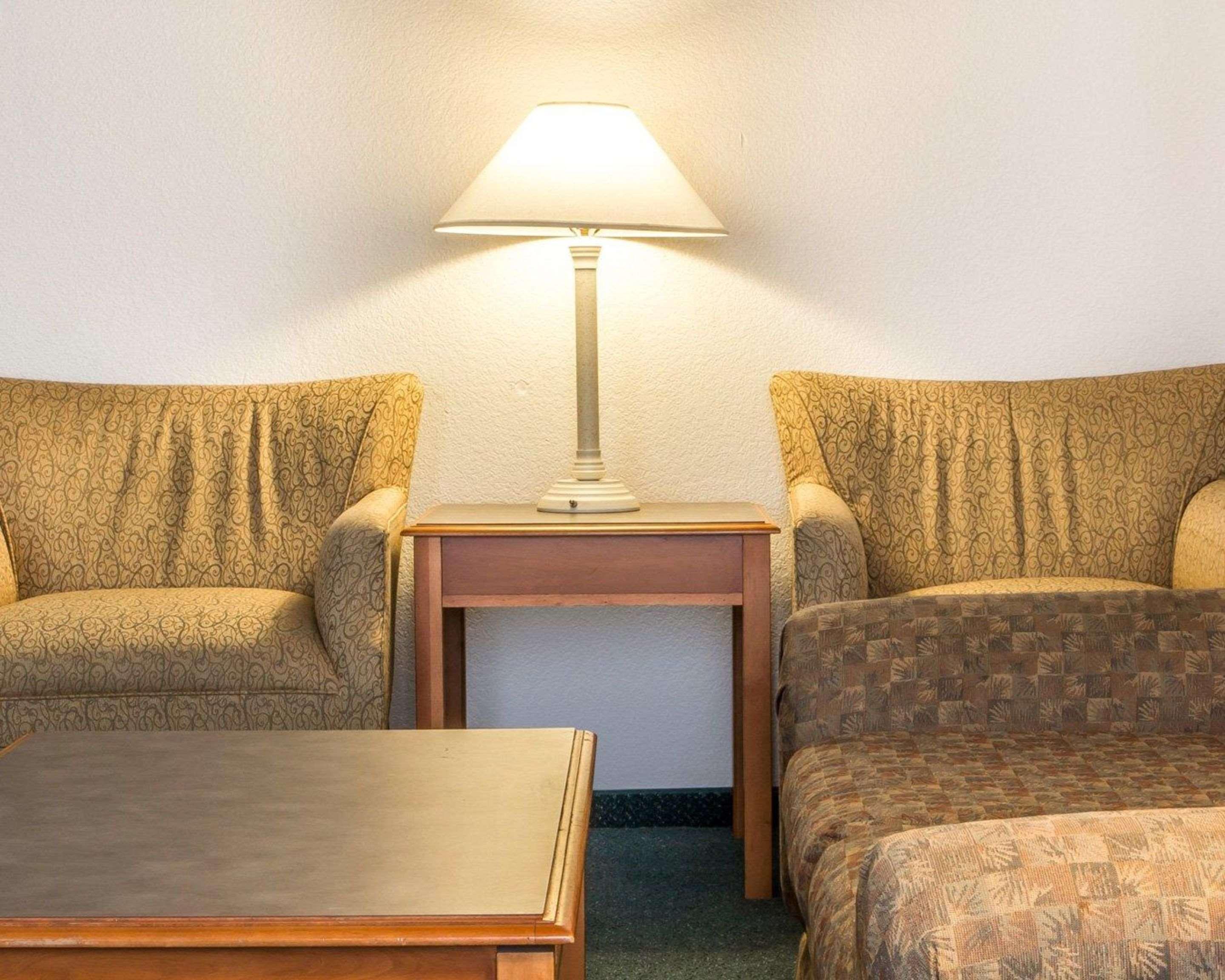 Quality Inn Tulsa Central Ngoại thất bức ảnh