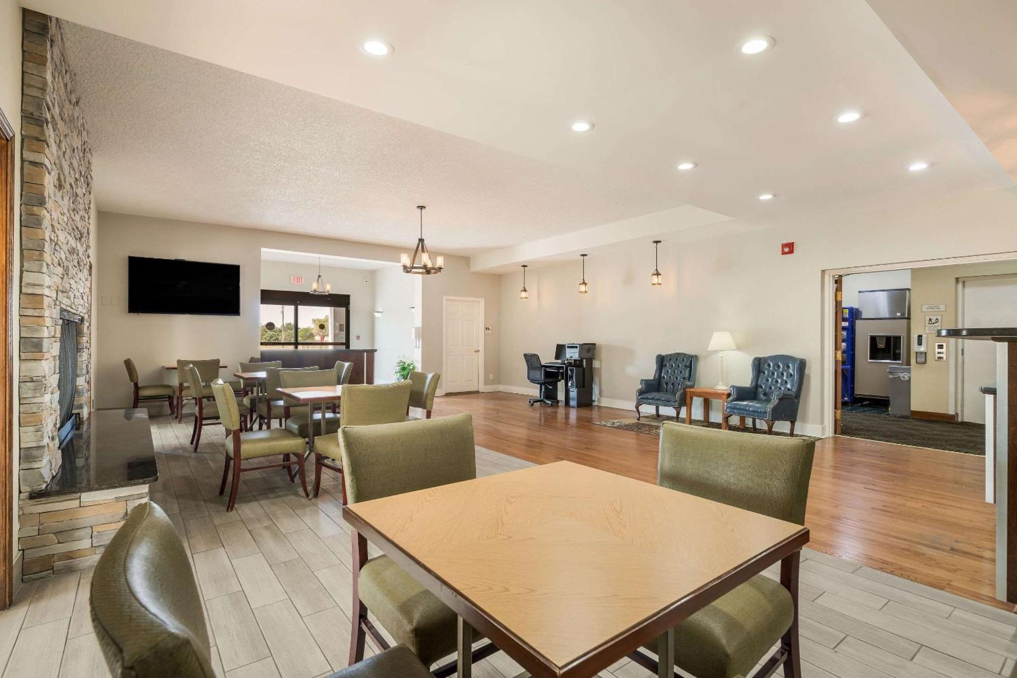 Quality Inn Tulsa Central Ngoại thất bức ảnh