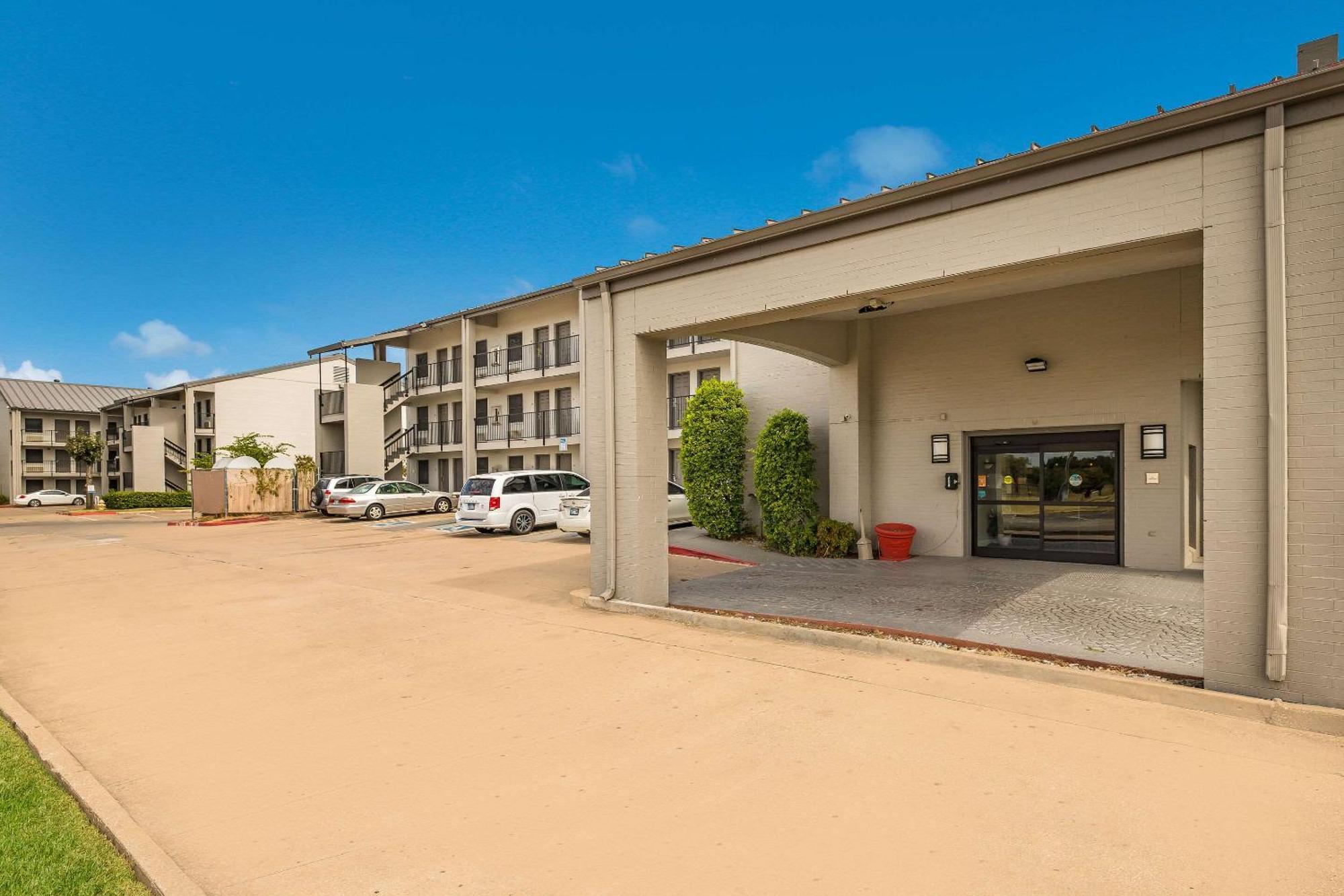 Quality Inn Tulsa Central Ngoại thất bức ảnh