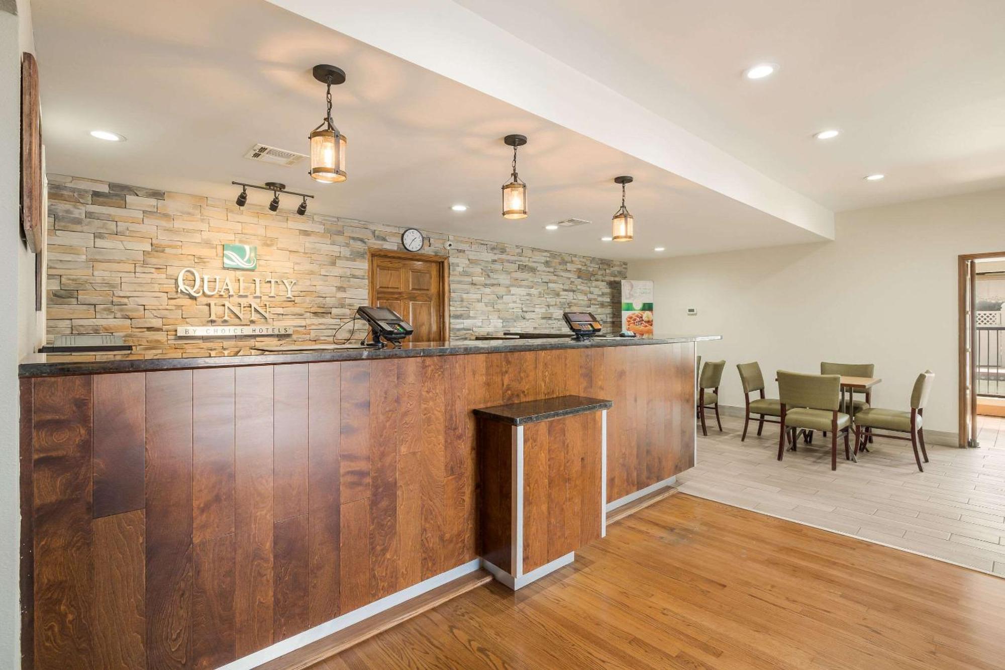 Quality Inn Tulsa Central Ngoại thất bức ảnh