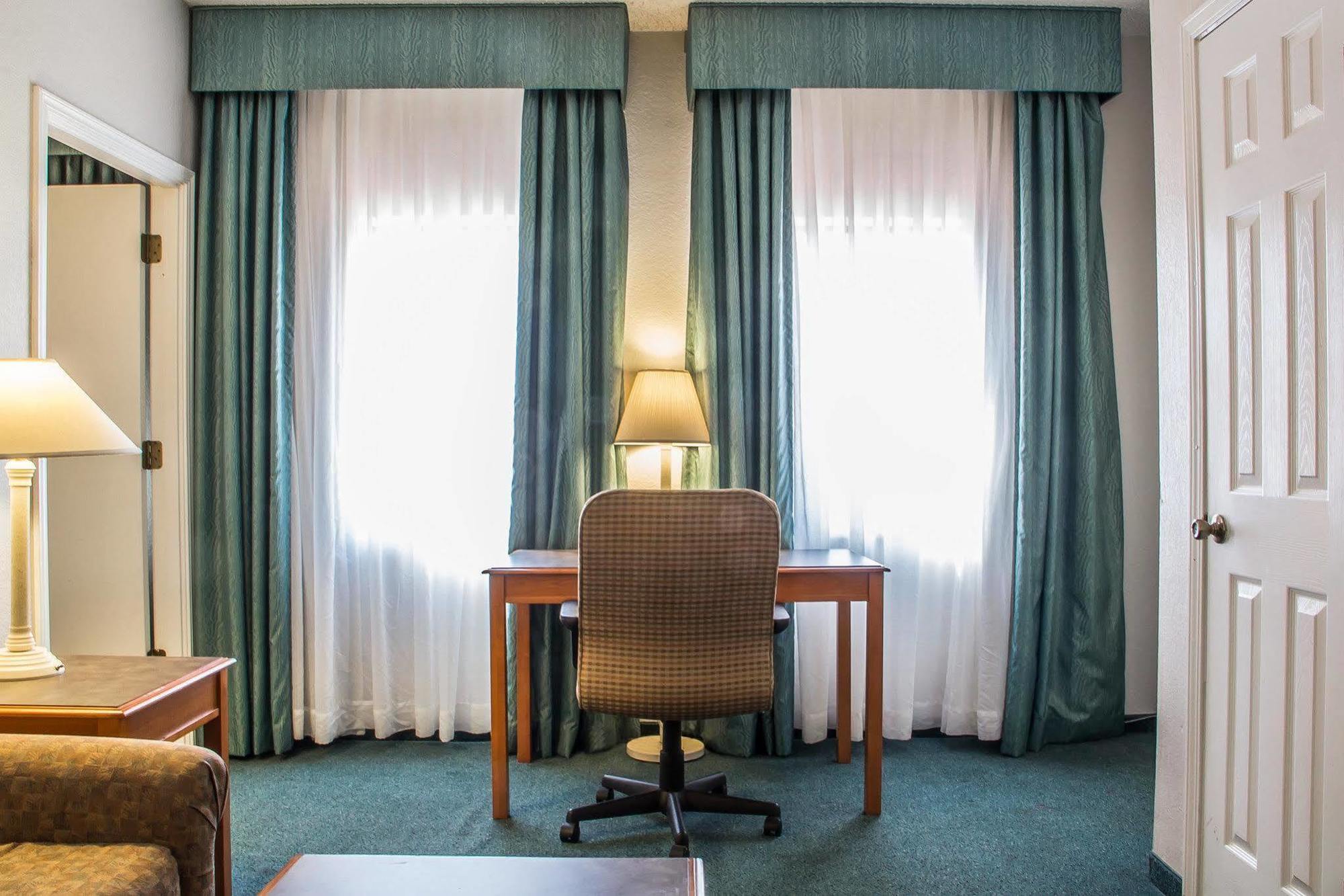 Quality Inn Tulsa Central Ngoại thất bức ảnh